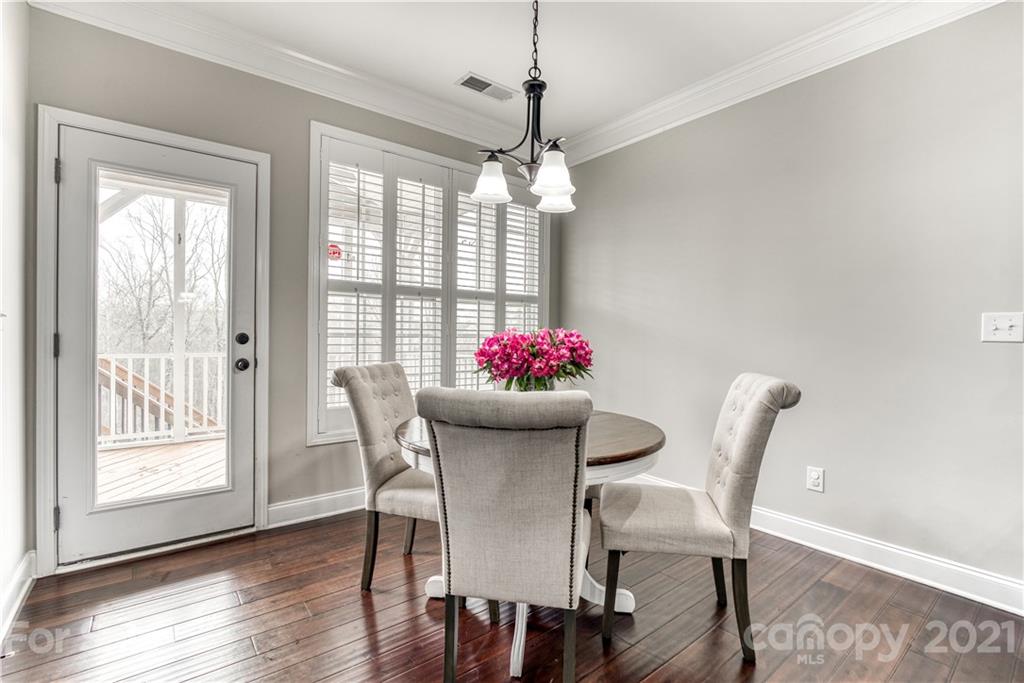 9201 Inverness Bay Road Charlotte, NC 28278 - Photo 10 of 39 Gallery Image 10