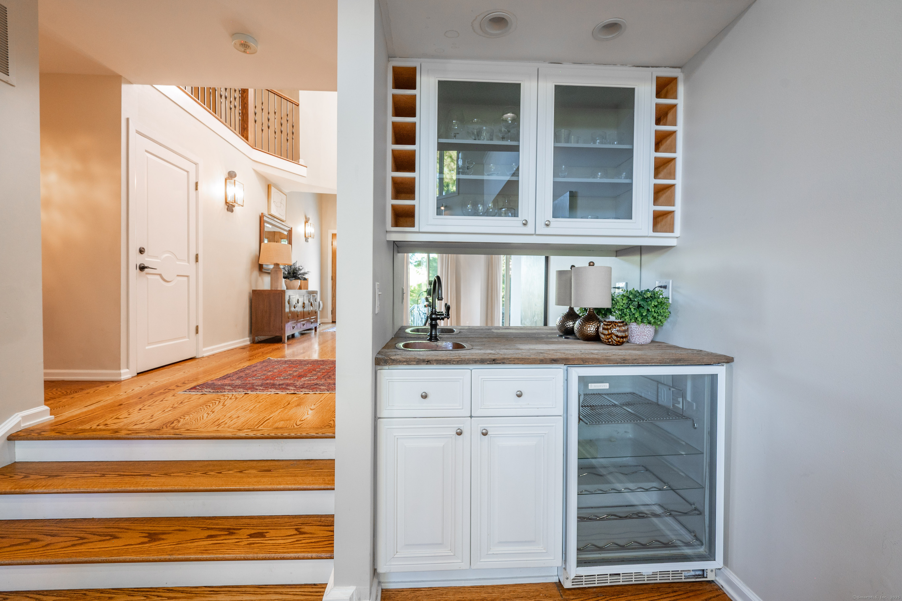 20 Shore Road Danbury, CT 06811 - Photo 16 of 40 a view of living room