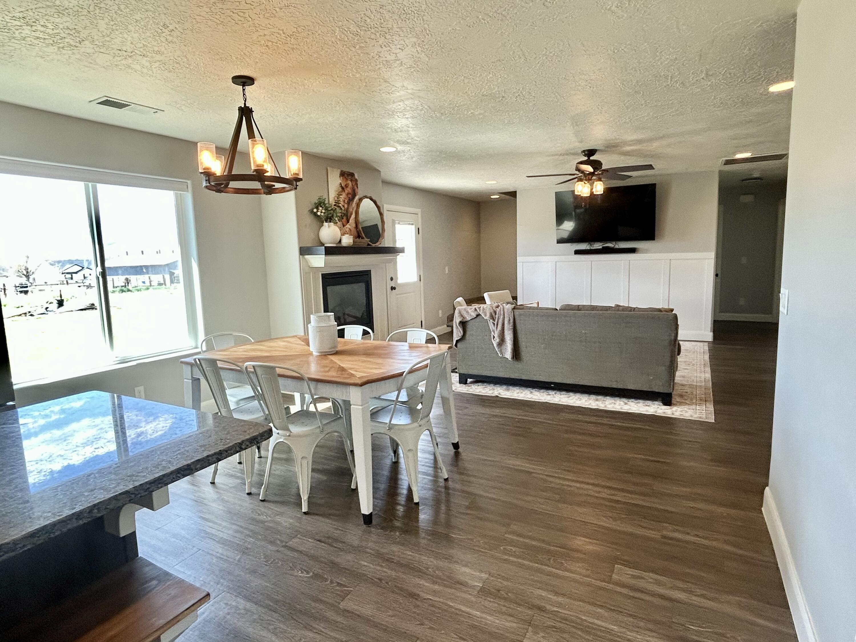 310 625 East Enterprise, UT 84725 - Photo 11 of 36 IMG_7749