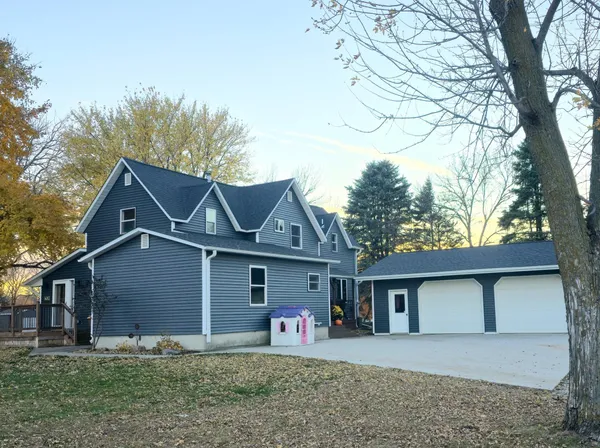 $305,000 | 600 Birch Avenue North, New Richland, MN 56072