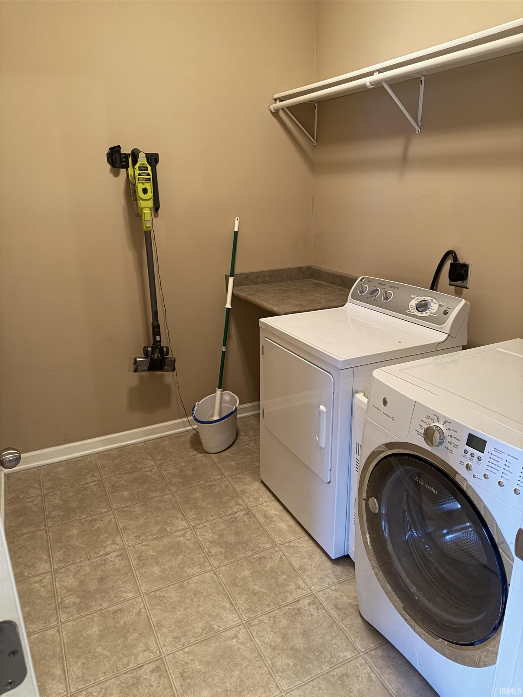 1823 Apopka Way Fort Wayne, IN 46814 - Photo 13 of 34