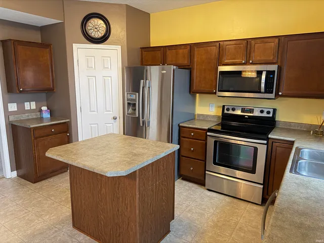 $329,900 | 1823 Apopka Way, Fort Wayne, IN 46814