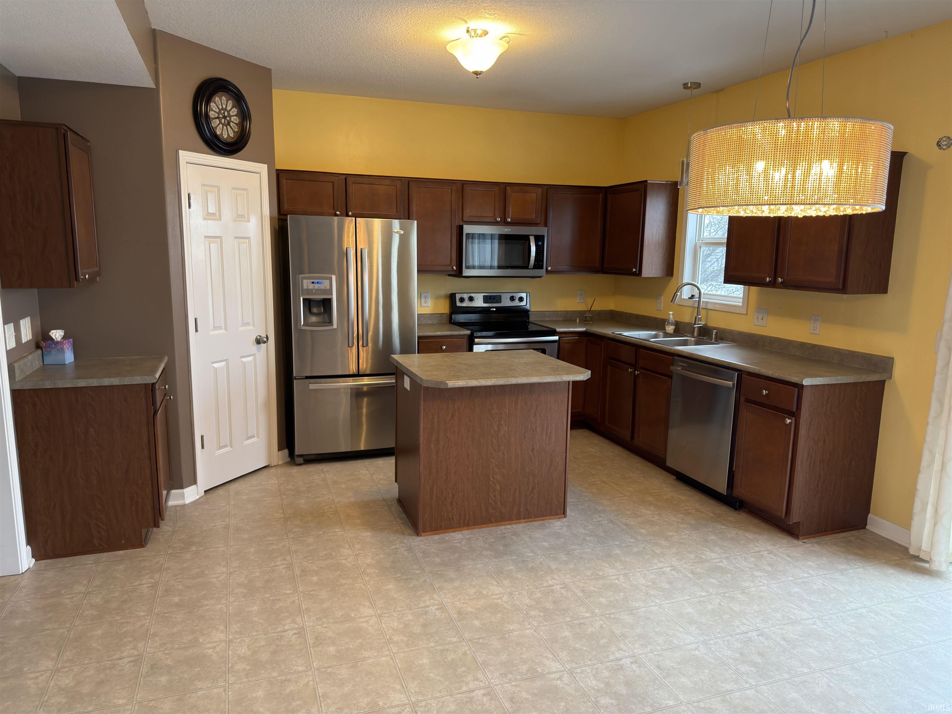 1823 Apopka Way Fort Wayne, IN 46814 - Photo 6 of 34