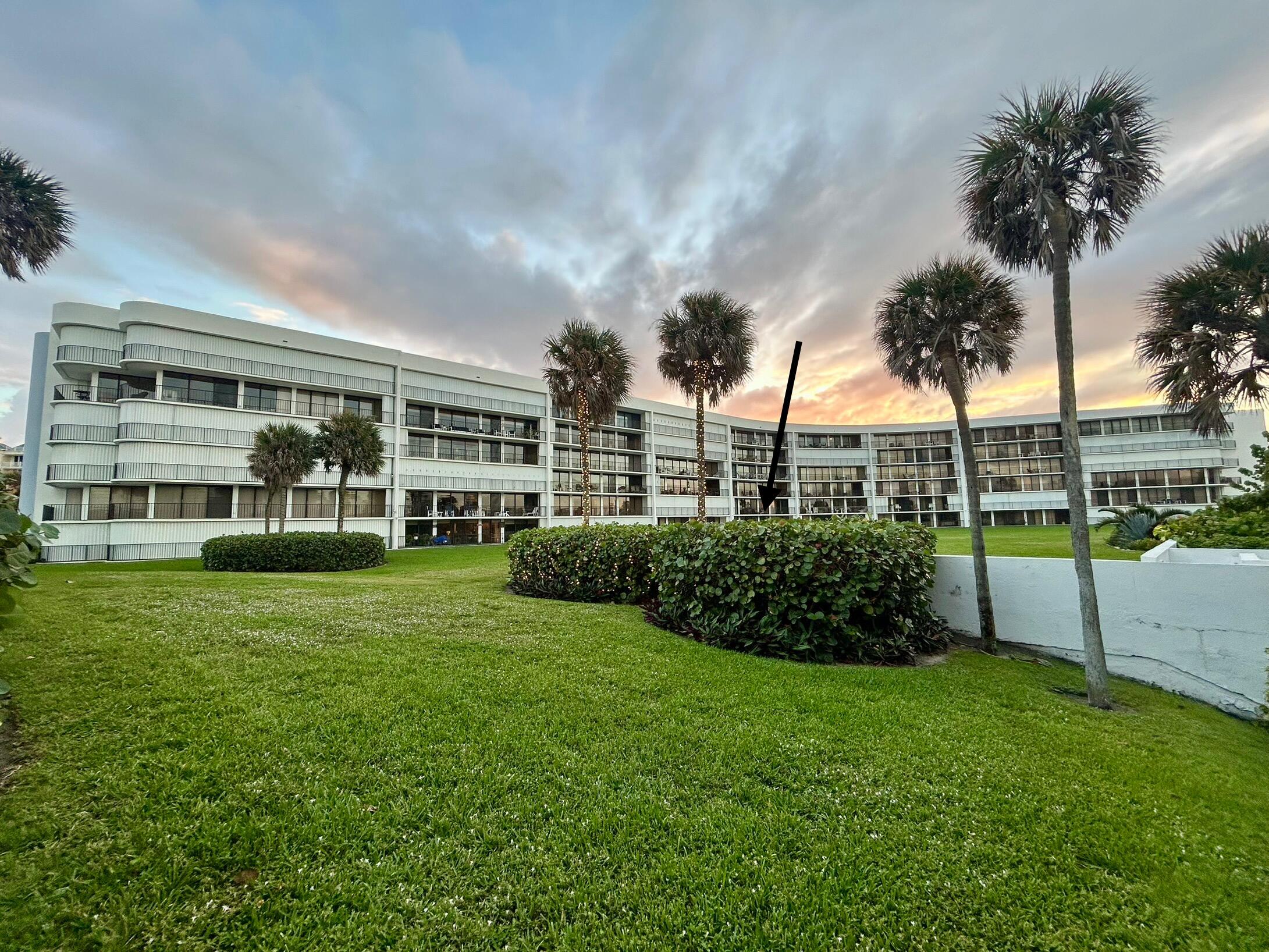 1300 Jimmy Buffett Mem Highway, Unit 209 Jupiter, FL 33477 - Photo 2 of 11 IMG_7469