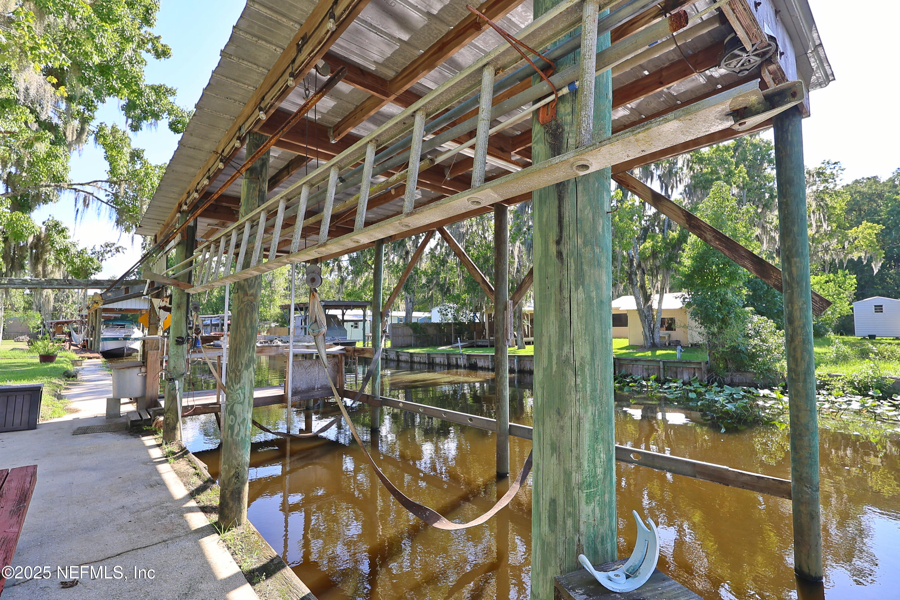 138 Edgewater Road Satsuma, FL 32189 - Photo 12 of 45 Back