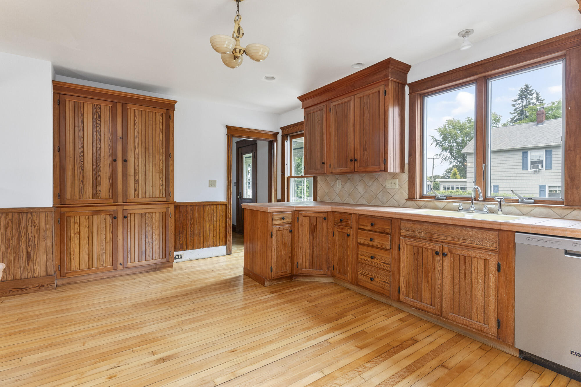 86 Gleckler Road Portland, ME 04103 - Photo 11 of 50 Kitchen