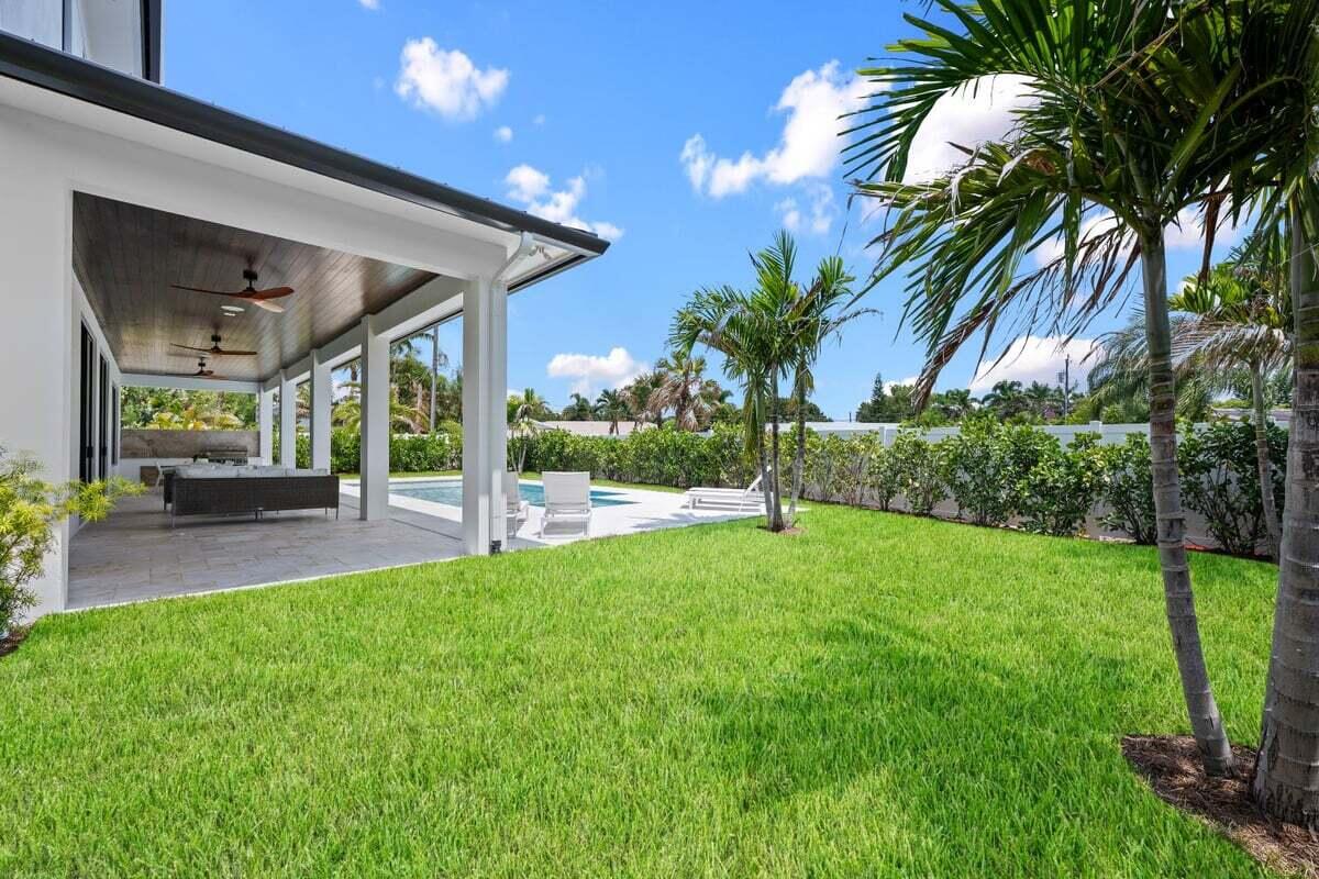 325 West Riverside Drive Jupiter, FL 33469 - Photo 44 of 49 9