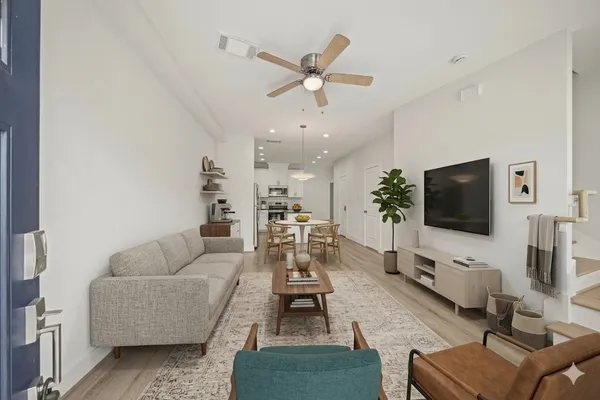 $2,000 | 4007 New Orleans Street, Unit B, Houston, TX 77020