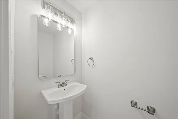 $2,000 | 4007 New Orleans Street, Unit B, Houston, TX 77020