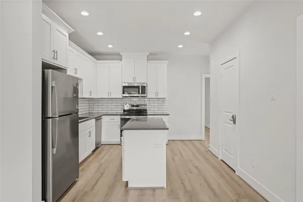 $2,000 | 4007 New Orleans Street, Unit B, Houston, TX 77020