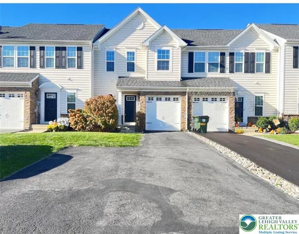 a view of house and outdoor space