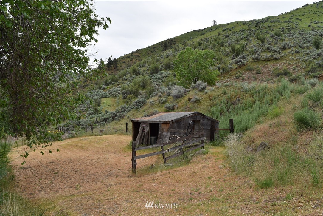 2695 Number 2 Canyon Road Wenatchee, WA 98801 - Photo 3 of 9 Gallery Image 3