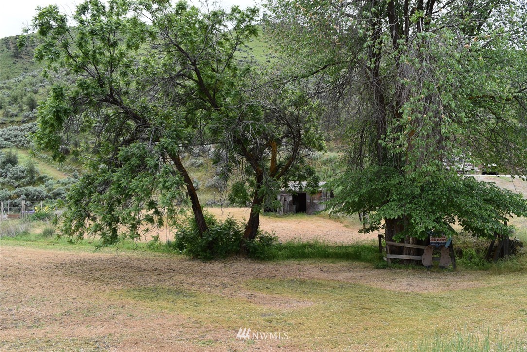 2695 Number 2 Canyon Road Wenatchee, WA 98801 - Photo 4 of 9 Gallery Image 4