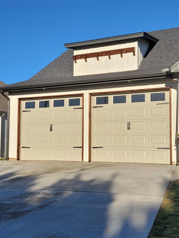 4825 Wichita Street Granbury, TX 76048 - Photo 6 of 30 a front view of a house