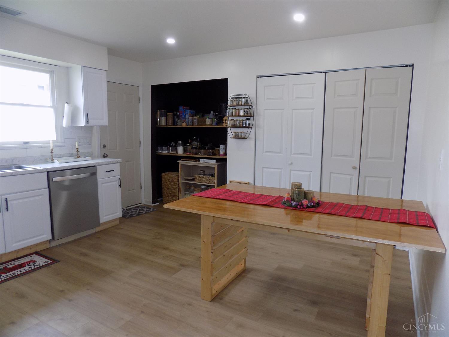 3262 Banning Road Cincinnati, OH 45239 - Photo 10 of 24