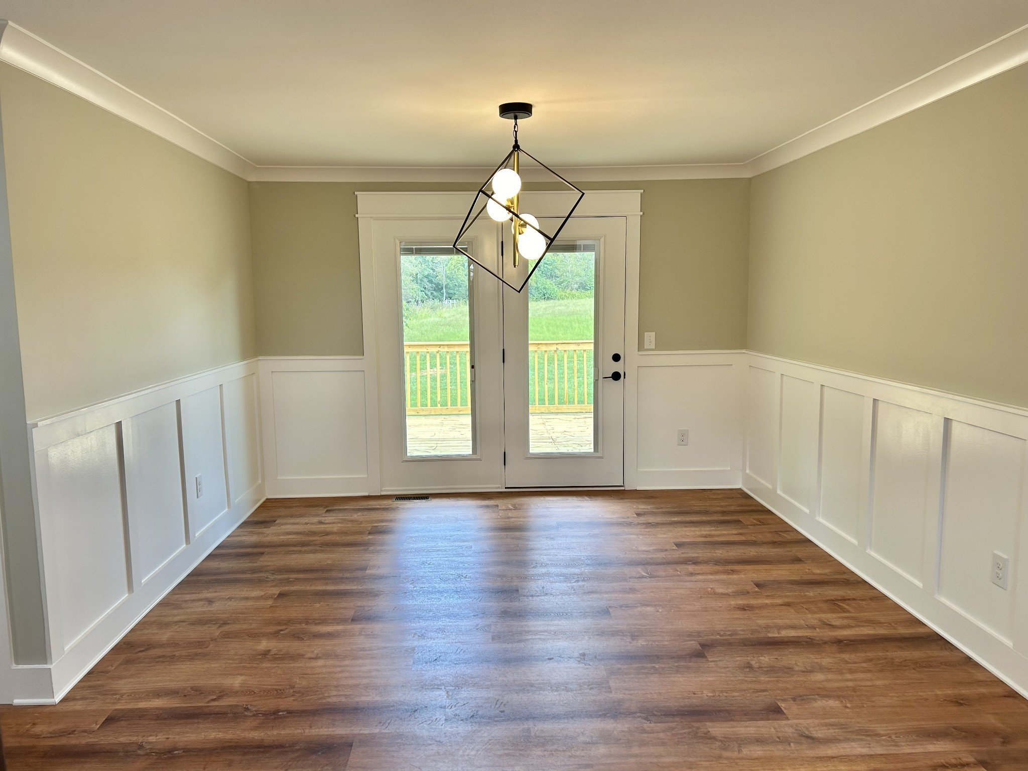 3786 Gnat Hill Road Manchester, TN 37355 - Photo 20 of 71 a view of wooden floor and windows in a room