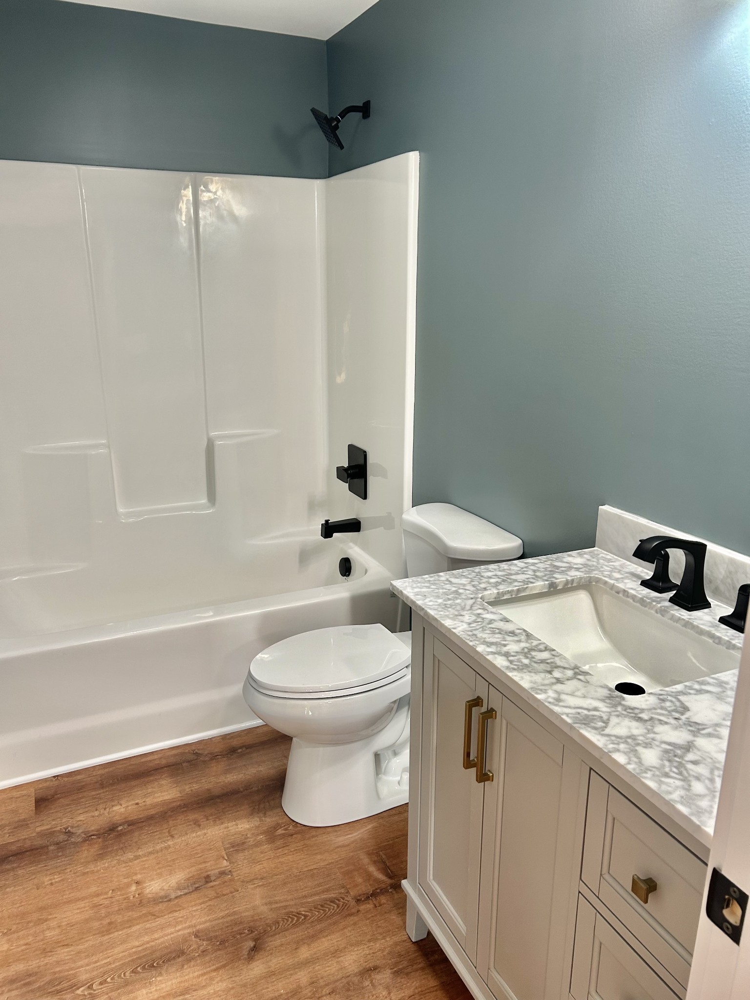 3786 Gnat Hill Road Manchester, TN 37355 - Photo 46 of 71 a bathroom with a sink toilet and shower