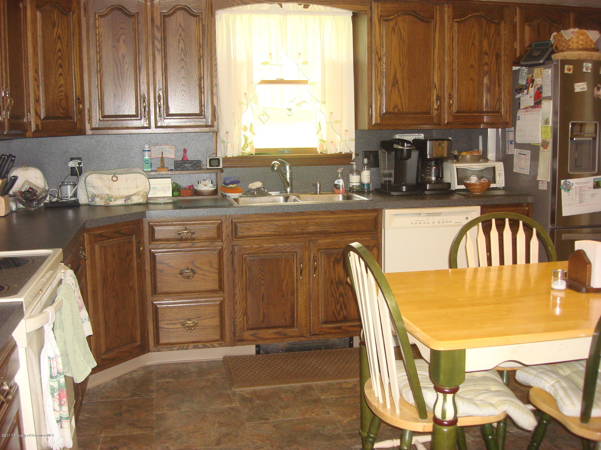 343 Schoonover Hill Road Dallas, PA 18612 - Photo 3 of 35