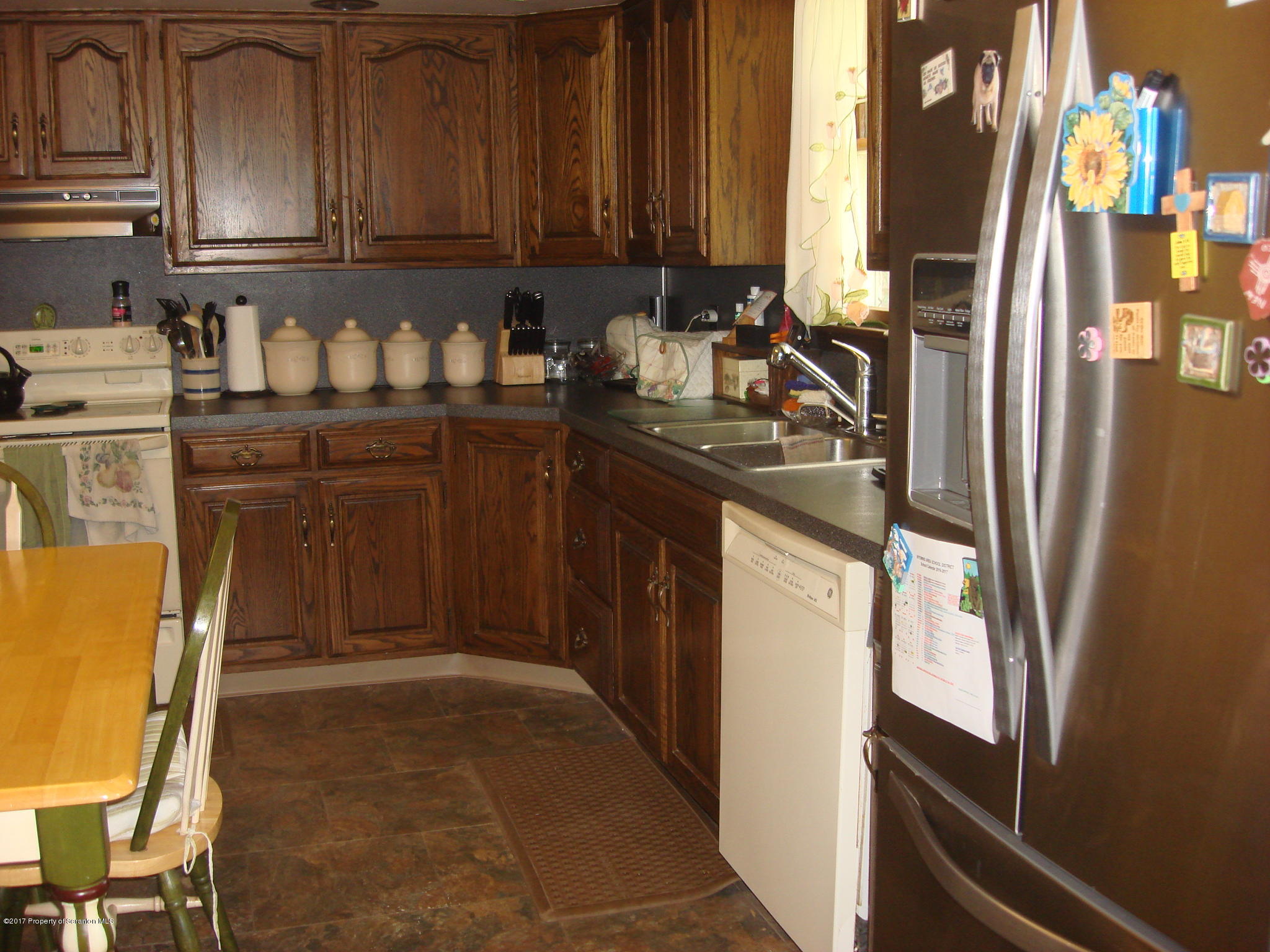 343 Schoonover Hill Road Dallas, PA 18612 - Photo 6 of 35