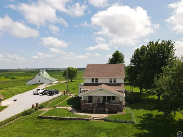 $385,000 | 1468 Highway 71, Bern, KS 66408