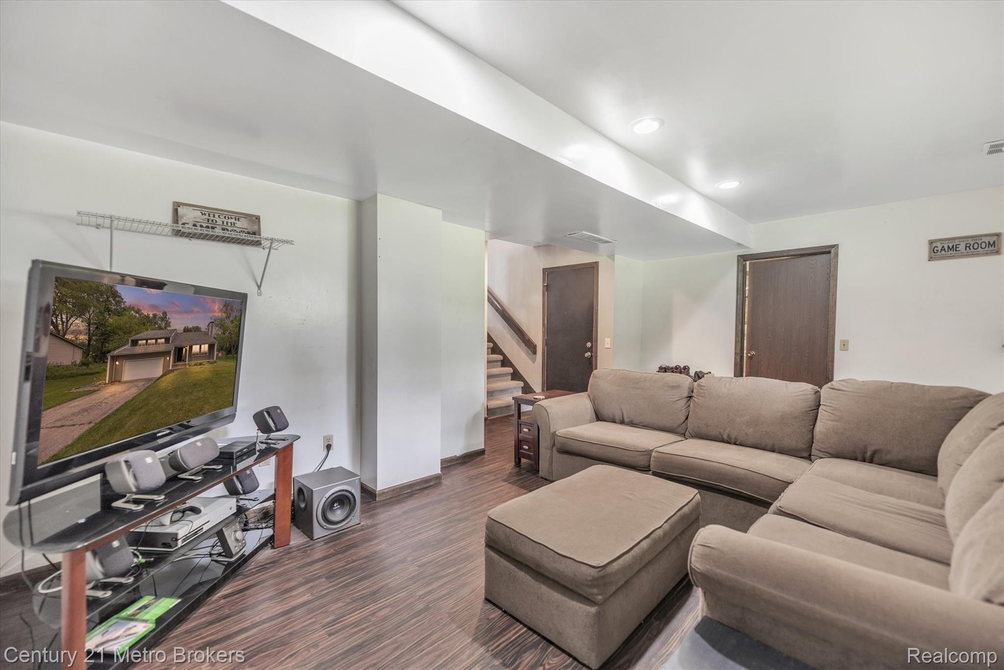 6383 Torrey Road Flint, MI 48507 - Photo 33 of 50 33-6383 Torrey Rd-windowstill-realestate-photography-33.jpg