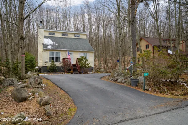 $225,000 | 108 Country Club Drive, Gouldsboro, PA 18424