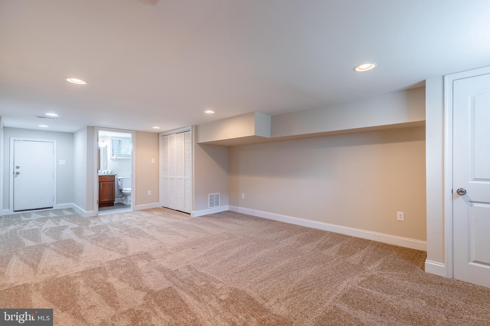 6844 Dunbar Road Dundalk, MD 21222 - Photo 30 of 43