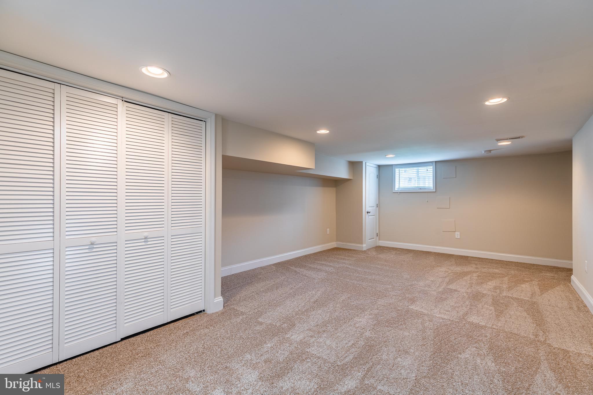 6844 Dunbar Road Dundalk, MD 21222 - Photo 32 of 43