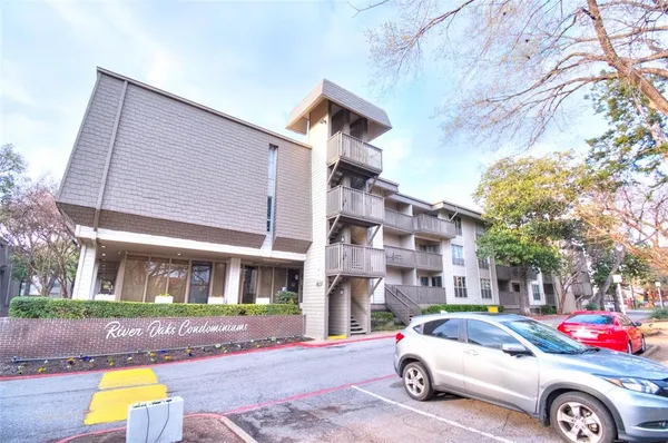 $1,250 | 4837 Cedar Springs Road, Unit 304, Dallas, TX 75219