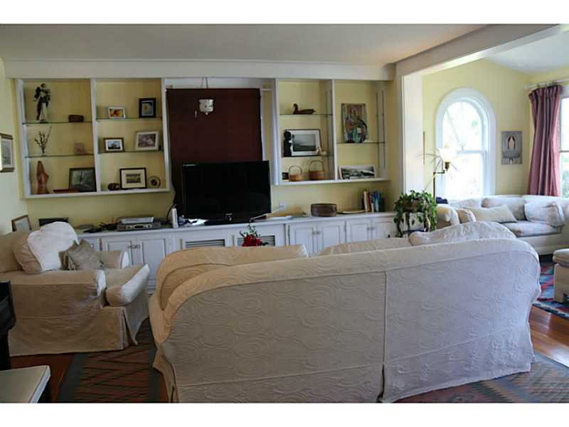 22 Sowams Road Barrington, RI 02806 - Photo 6 of 16 Living Room.