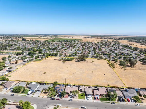 $499,999 | 27592 Avenue 16, Madera, CA 93638