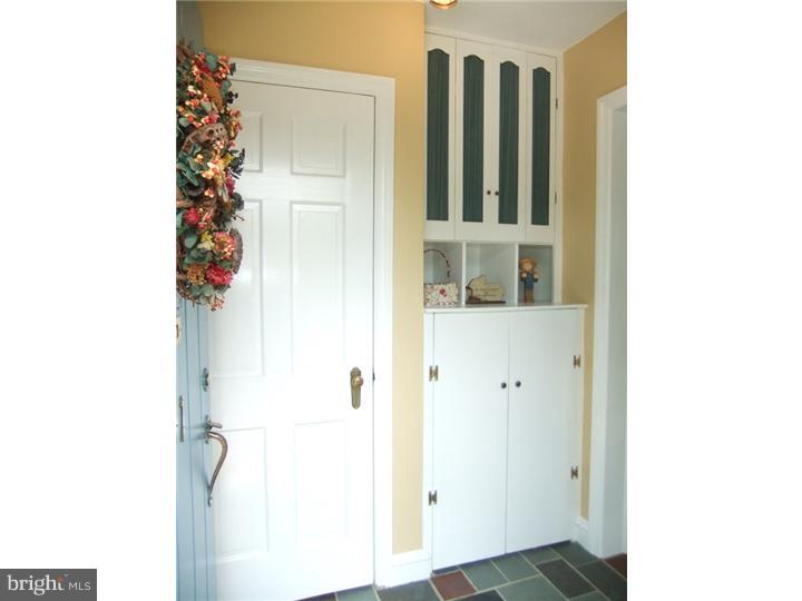 411 Fairview Road Springfield, PA 19064 - Photo 2 of 25 Foyer