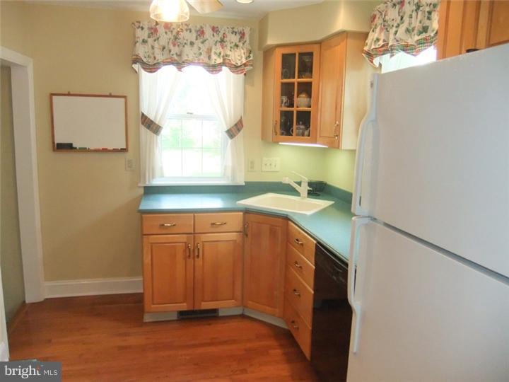411 Fairview Road Springfield, PA 19064 - Photo 7 of 25 Kitchen