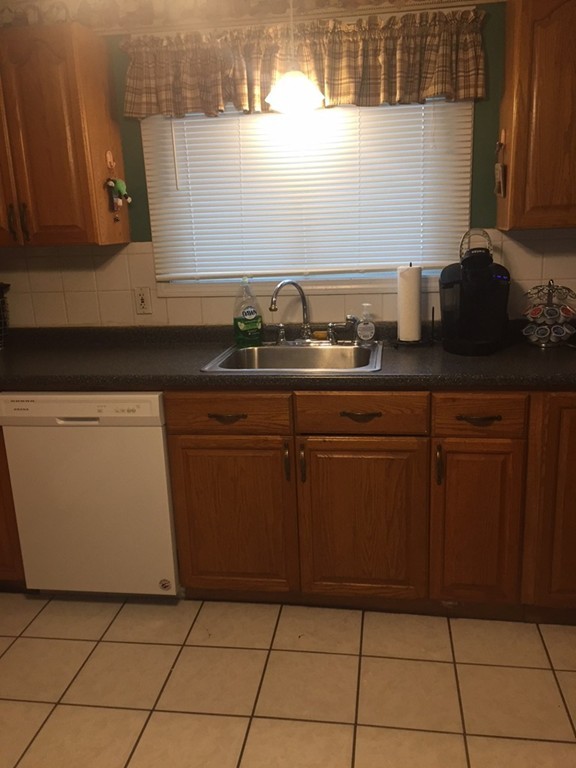 6 Elizabeth Road Billerica, MA 01821 - Photo 4 of 17