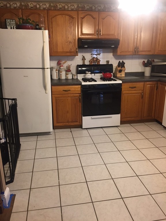 6 Elizabeth Road Billerica, MA 01821 - Photo 5 of 17