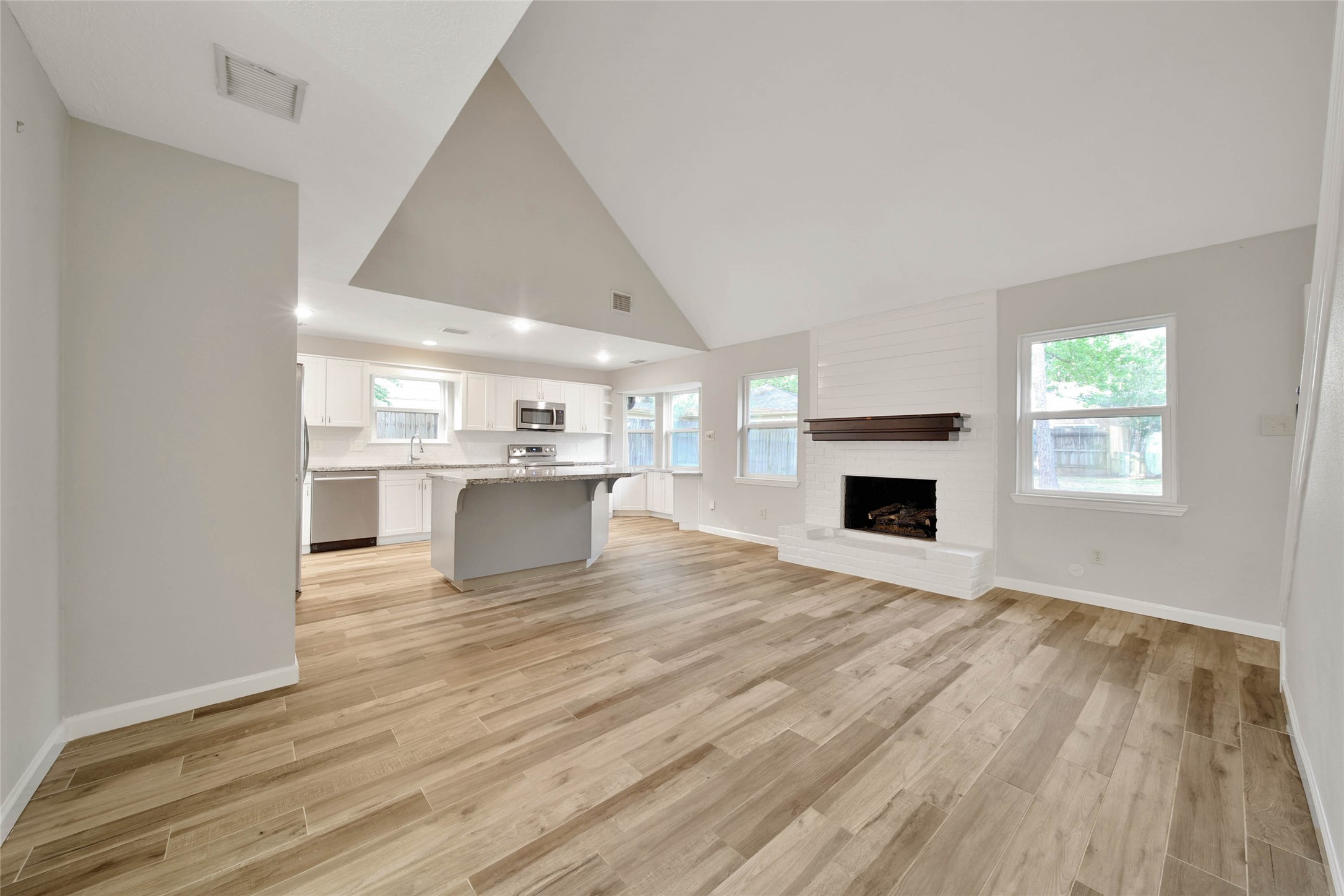 14719 Cedar Point Drive Houston, TX 77070 - Photo 2 of 46