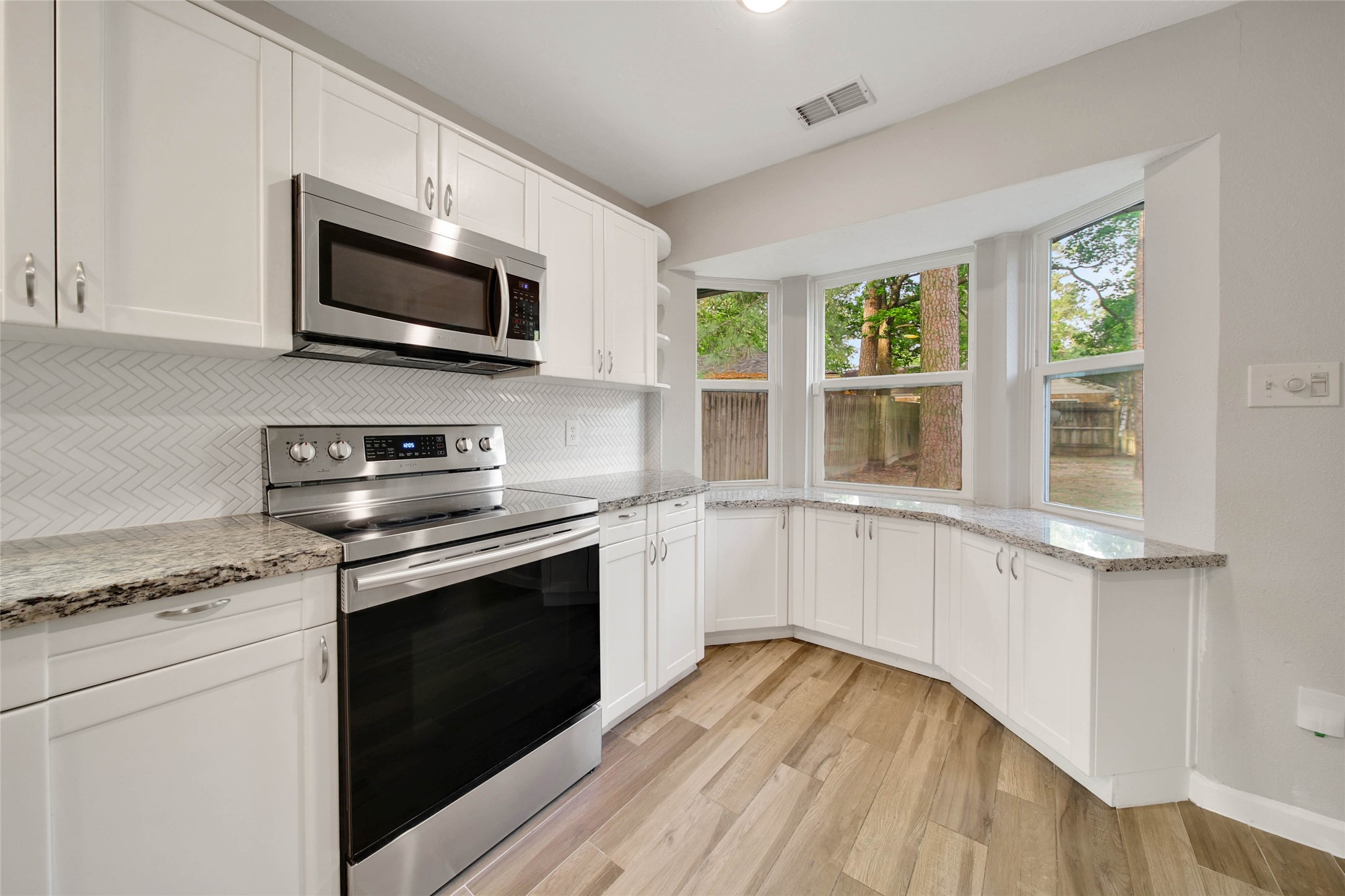 14719 Cedar Point Drive Houston, TX 77070 - Photo 8 of 46