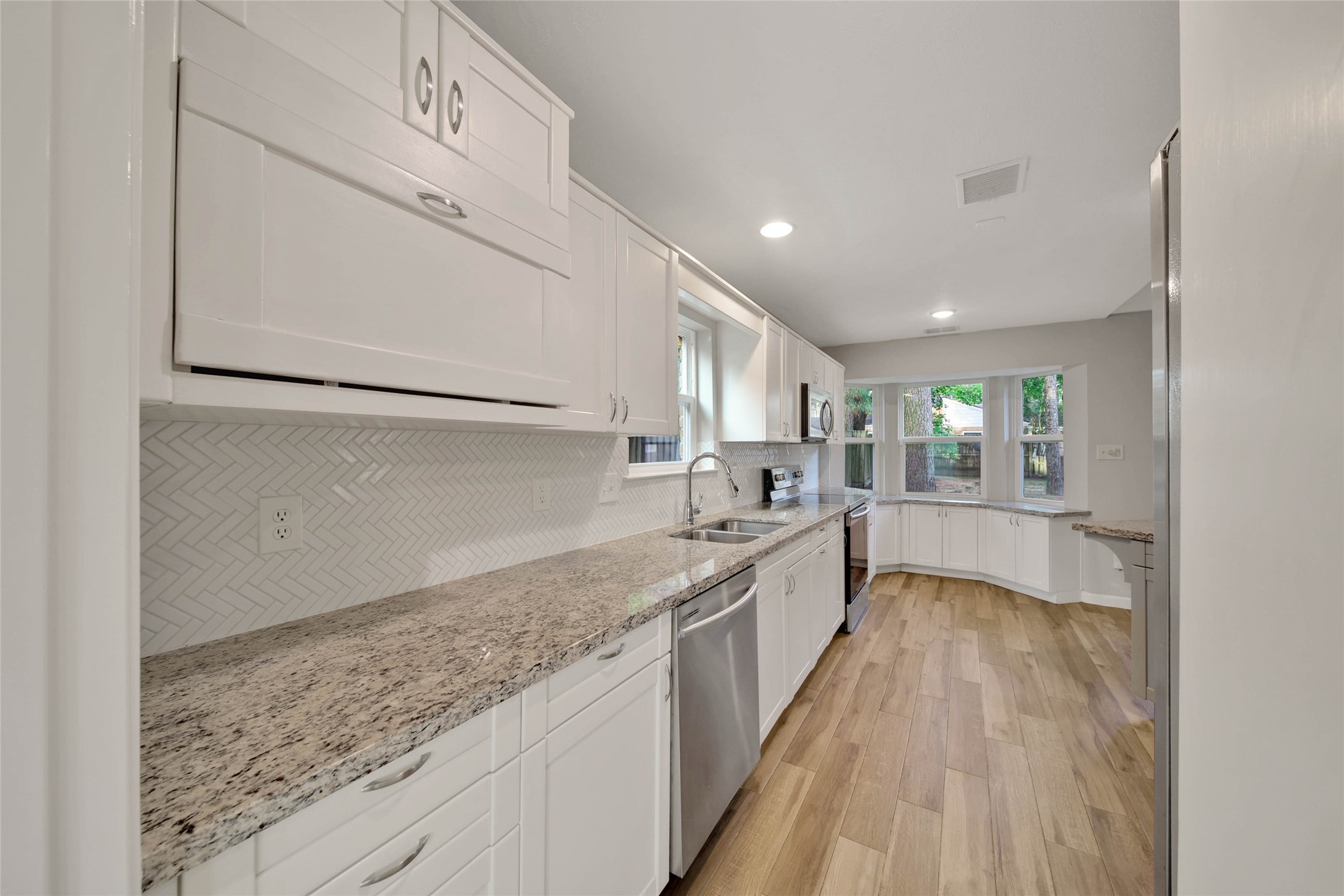 14719 Cedar Point Drive Houston, TX 77070 - Photo 9 of 46