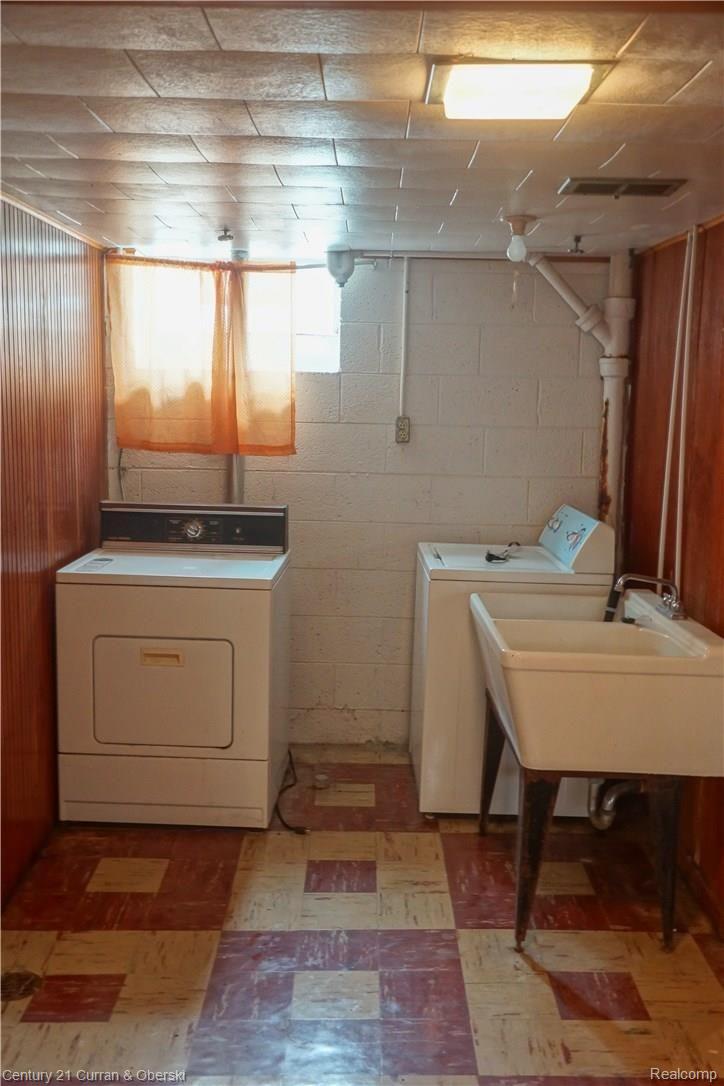 7644 Miller Road Dearborn, MI 48126 - Photo 27 of 33 36 - basement - laundry (1).jpg