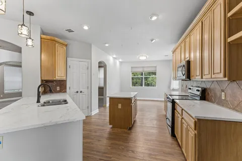 $465,000 | 138 Papawai Drive, Bastrop, TX 78602