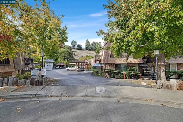$479,000 | 146 Ascot Court, Unit 2, Moraga, CA 94556