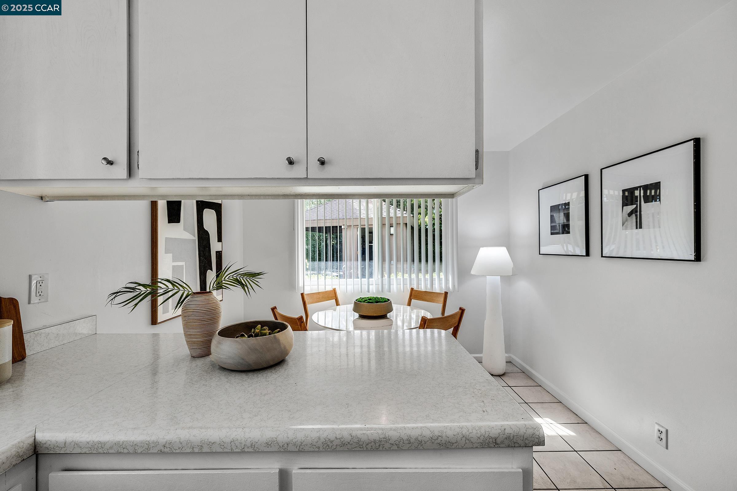 146 Ascot Court, Unit 2 Moraga, CA 94556 - Photo 10 of 33 a living room with furniture