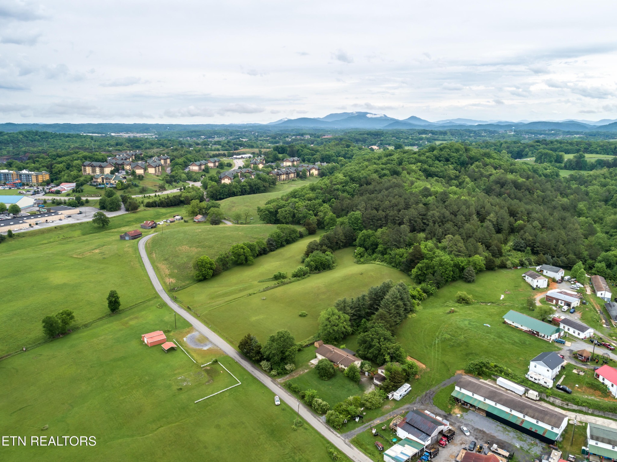 375 Rainbow Road Sevierville, TN 37862 - Photo 50 of 58 a view of a city