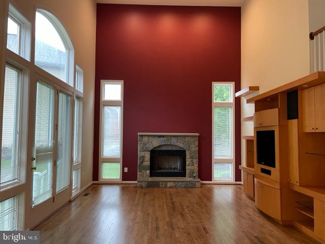 9419 Spruce Tree Circle Bethesda, MD 20814 - Photo 7 of 26 Family room, wall now neutral, no built ins
