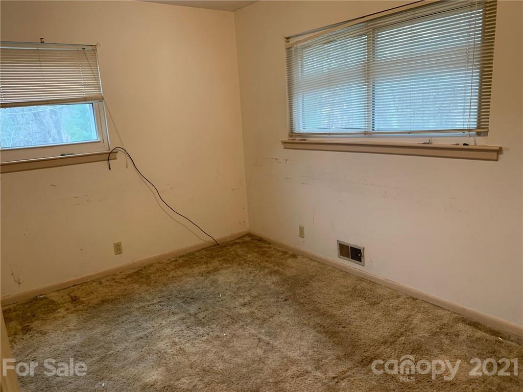 13227 Woody Point Road Charlotte, NC 28278 - Photo 12 of 13 Gallery Image 12