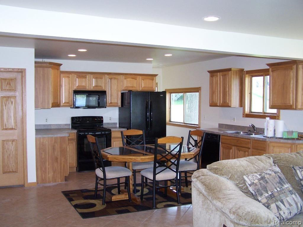 1945 Maxfield Lake Road Hartland, MI 48353 - Photo 5 of 16 Maxfield 1945 008.jpg