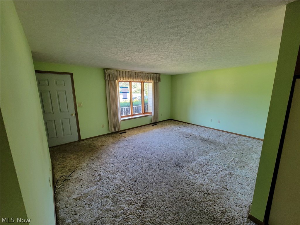 1438 Krumroy Road Akron, OH 44306 - Photo 7 of 17