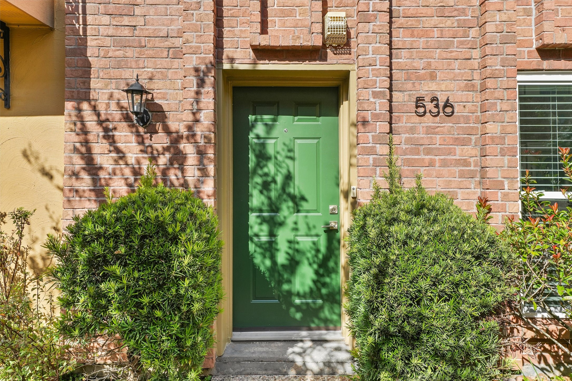 11550 Chimney Rock Road, Unit 536 Houston, TX 77035 - Photo 3 of 28 Front entrance