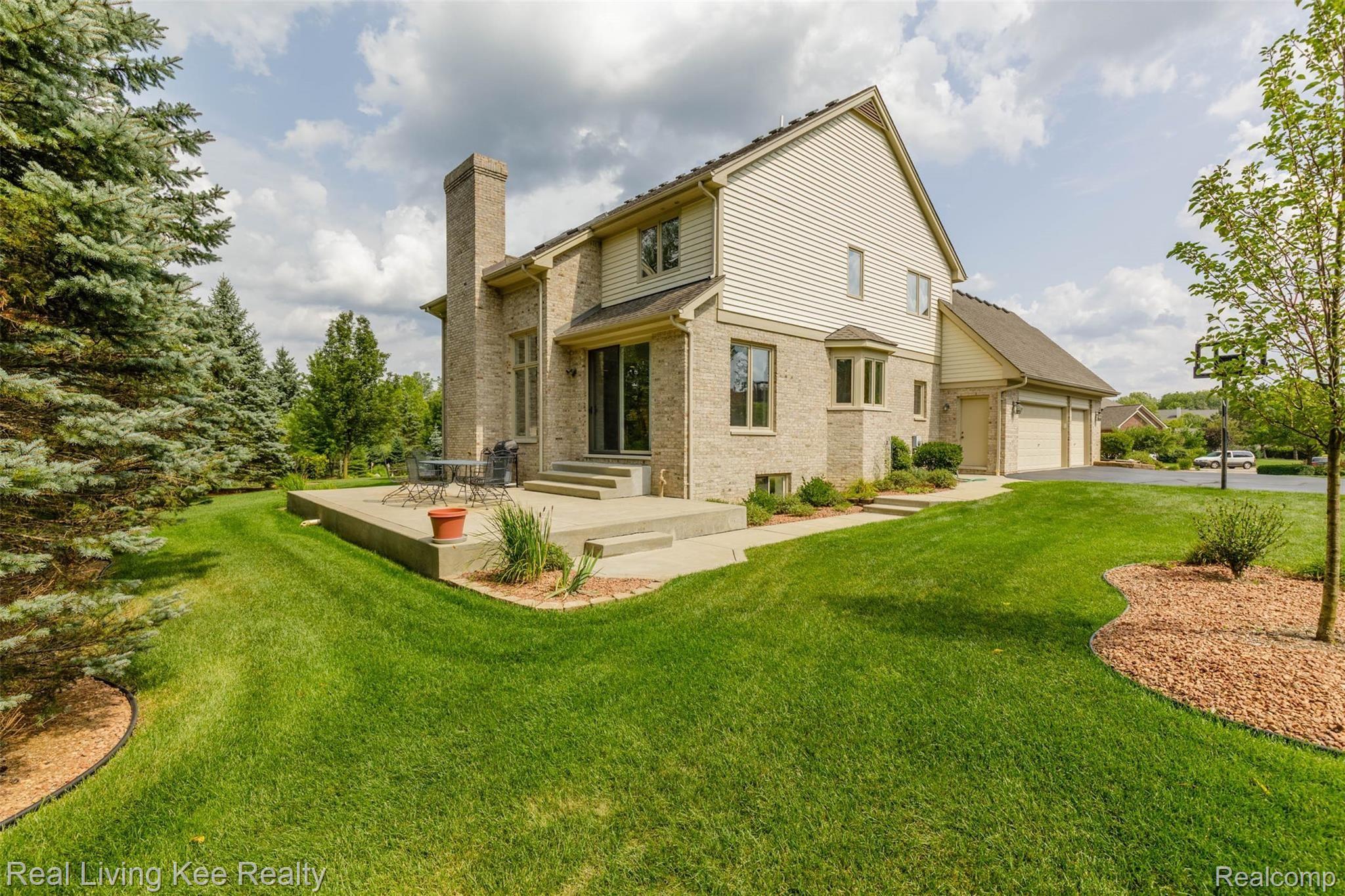 4040 Patricia Court Rochester, MI 48306 - Photo 36 of 38 4040 Patricia Ct-47.jpg