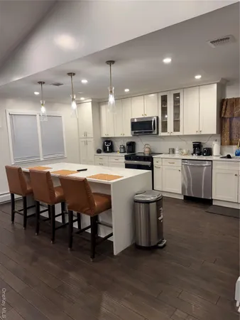 $2,200 | 731 Hungry Harbor Road, Valley Stream, NY 11581